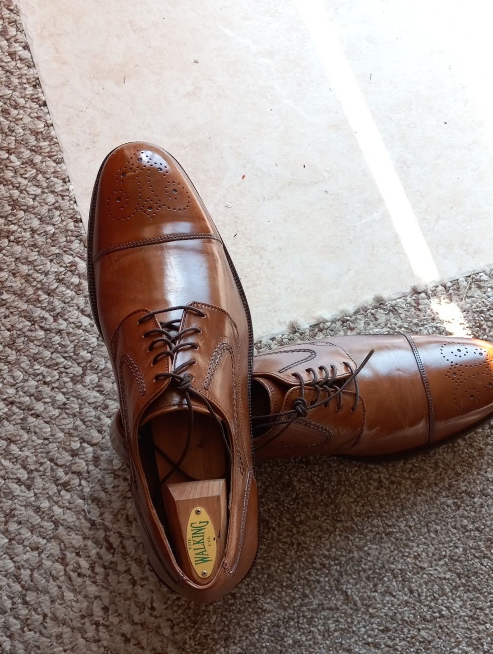 Johnston & Murphy Tan Leather Cap-Toe Oxfords with Brogue Medallion